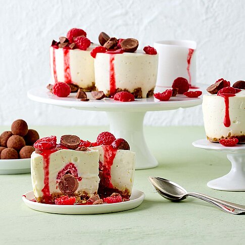 Mit Himbeeren, Basler Läckerli und Perles de Bâle Noisette